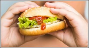 Alimentação saudável está cada vez mais cara e distante da mesa dos brasileiros